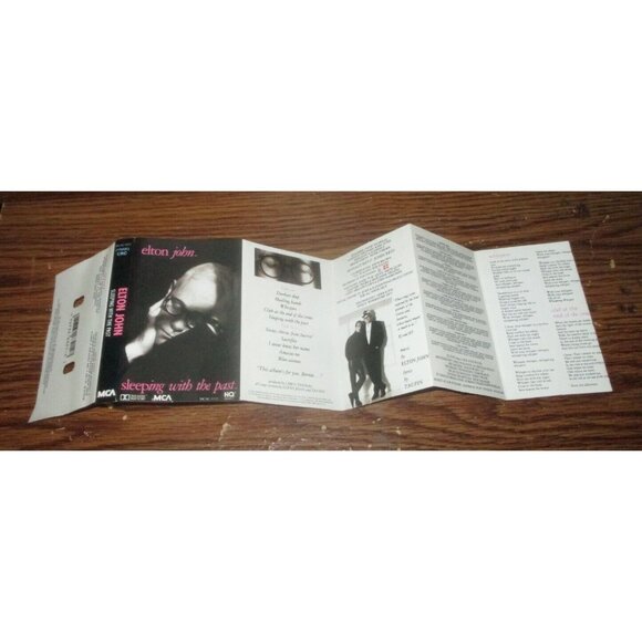Elton John -Sleeping With the Past on cassette (MCA Records, 1989) - Picture 3 of 4